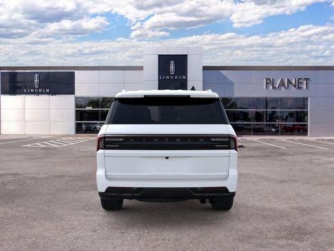 New 2026 Lincoln Navigator Premiere AWD/4WD image 5