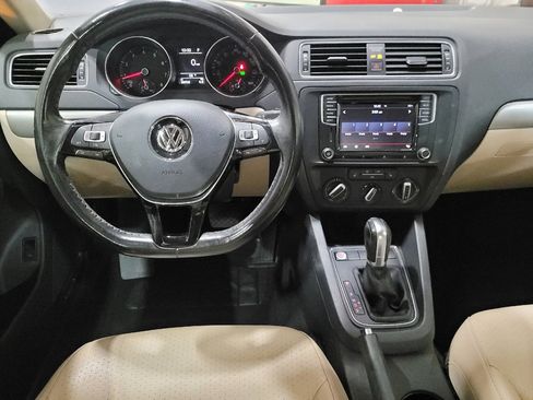 Used 2017 Volkswagen Jetta SE FWD image 22