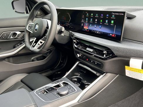 Used 2026 BMW 330i Sedan w/ M Sport Package image 22