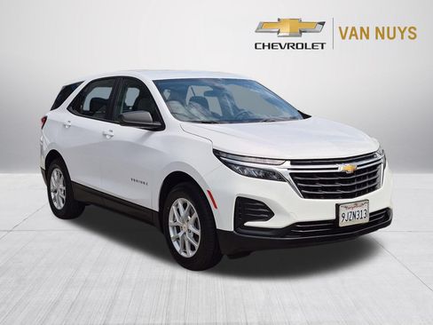 Used 2024 Chevrolet Equinox LS FWD image 3