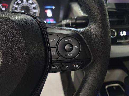 Used 2021 Toyota Corolla LE FWD image 15
