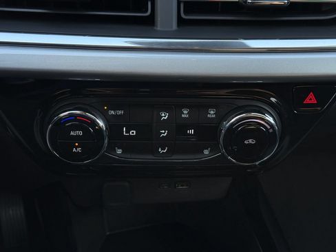 Used 2026 Chevrolet Trax LT w/ Driver Confidence Package FWD image 28