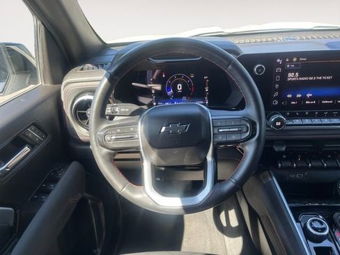 Used 2023 Chevrolet Colorado Z71 w/ Z71 Convenience Package 2 AWD/4WD image 12