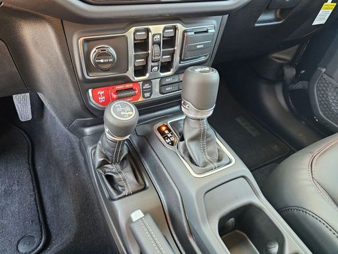 New 2025 Jeep Wrangler Unlimited Rubicon image 22