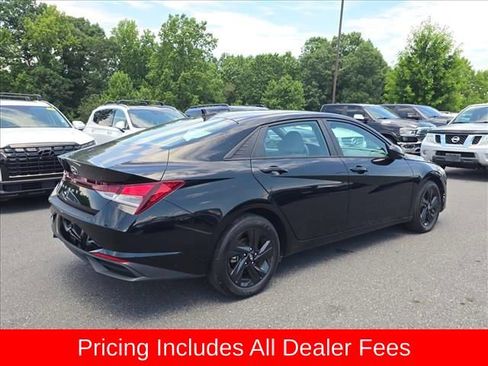 Used 2023 Hyundai Elantra SEL FWD image 3