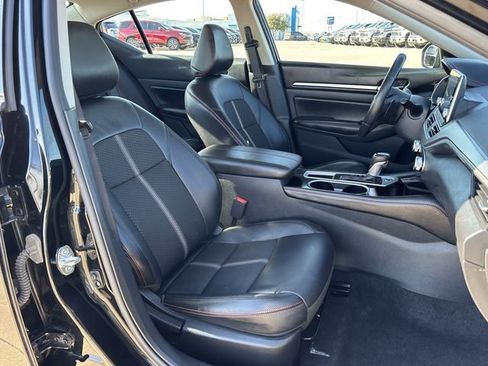 Used 2024 Nissan Altima 2.5 SR image 25