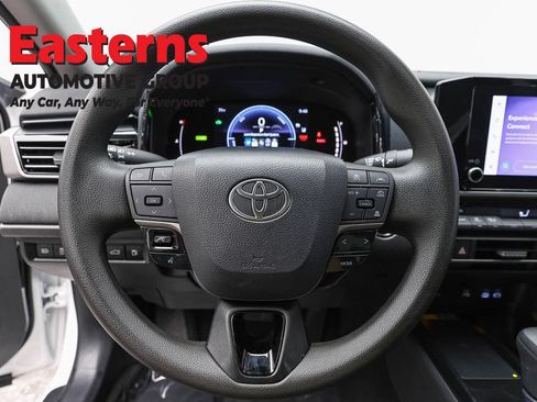 Used 2025 Toyota Camry LE FWD image 10