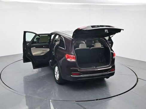 Used 2016 Kia Sorento LX w/ LX Convenience Package image 42