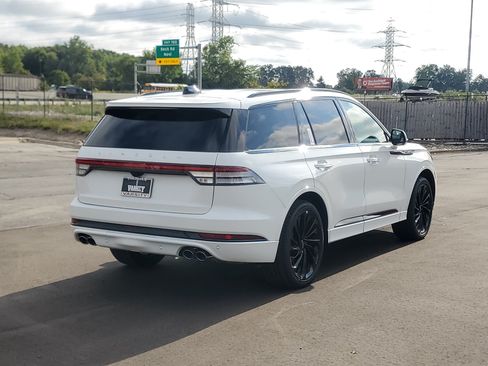 New 2026 Lincoln Aviator Reserve w/ Jet Appearance Package AWD/4WD image 4