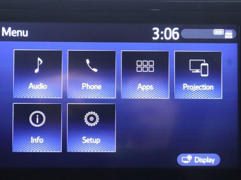 Used 2021 Toyota Highlander XLE image 17