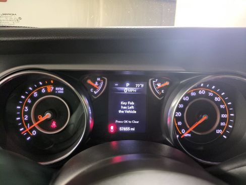 Used 2022 Jeep Gladiator Sport AWD/4WD image 18