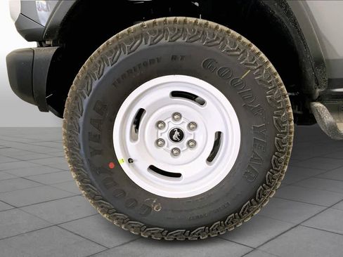 New 2026 Ford Bronco Heritage Edition AWD/4WD image 9
