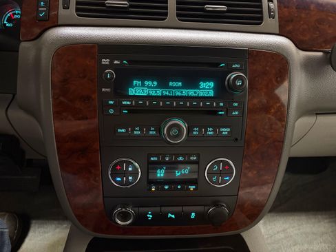 Used 2013 Chevrolet Tahoe LT AWD/4WD image 13