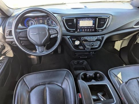 Used 2018 Chrysler Pacifica Limited w/ Advanced Safetytec Group image 28