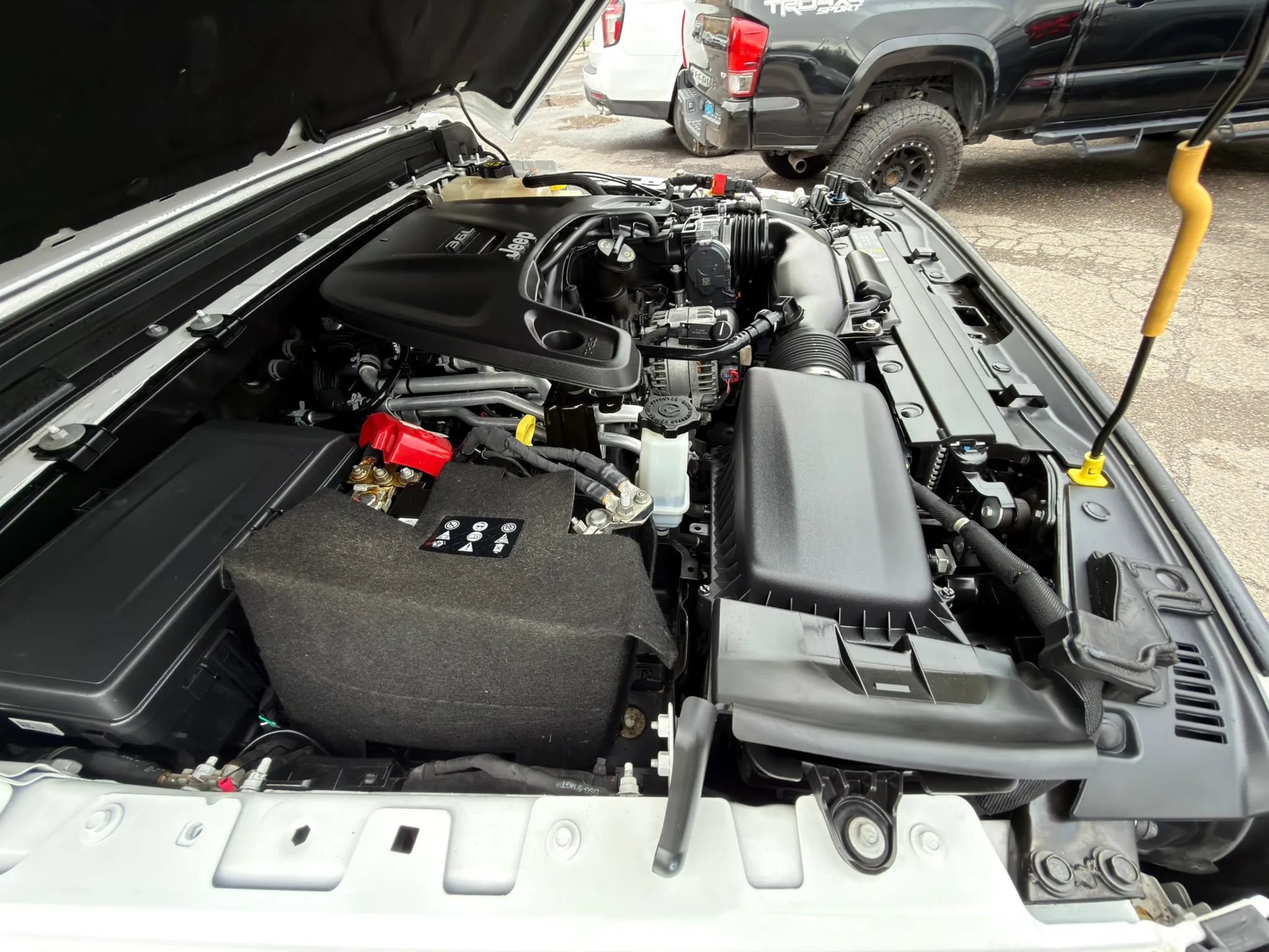 Used 2019 Jeep Wrangler Sport AWD/4WD image 3
