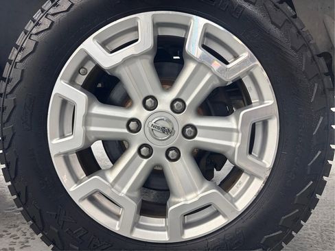 Used 2016 Nissan Titan SL image 31