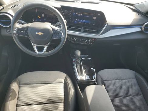 Certified 2024 Chevrolet Trax LT w/ Driver Confidence Package FWD image 11