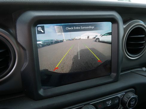 Certified 2023 Jeep Gladiator Sport image 29