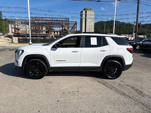 Used 2026 GMC Terrain Elevation w/ Elevation Premium Package AWD/4WD image 2