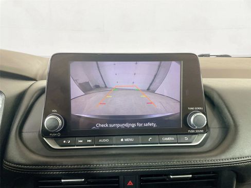 Used 2023 Nissan Rogue S image 6