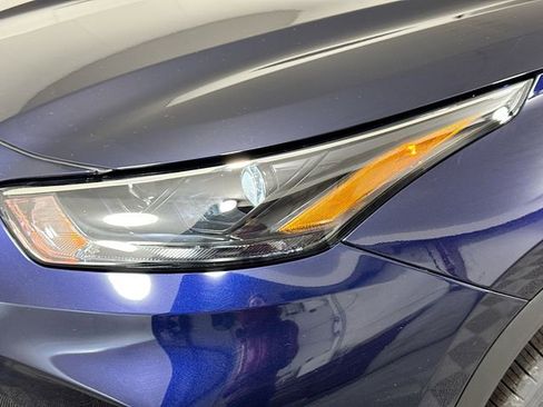 New 2026 Toyota Highlander XLE image 3