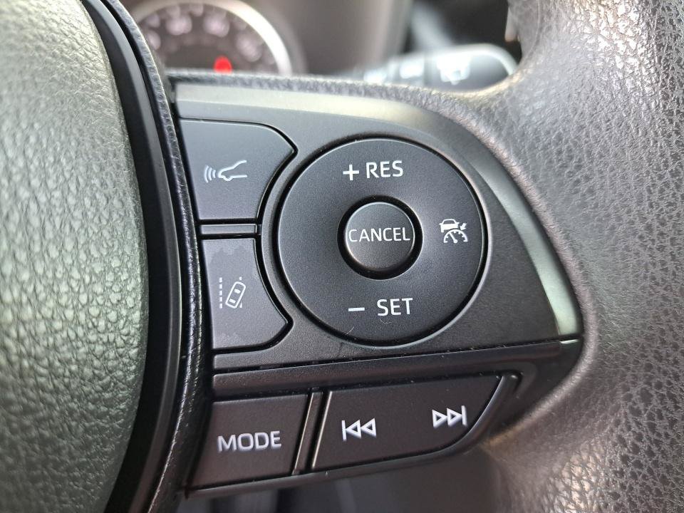 Used 2019 Toyota RAV4 XLE FWD image 37