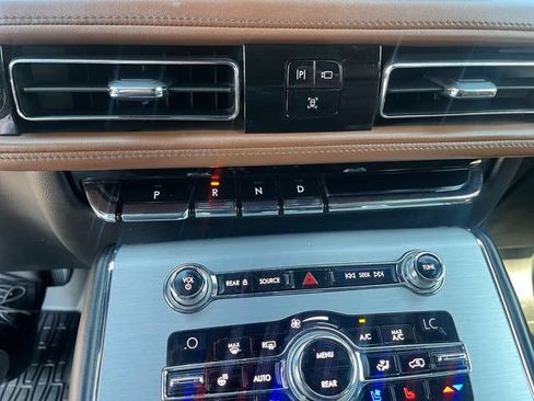 Used 2020 Lincoln Aviator Reserve w/ Equipment Group 202A AWD/4WD image 18