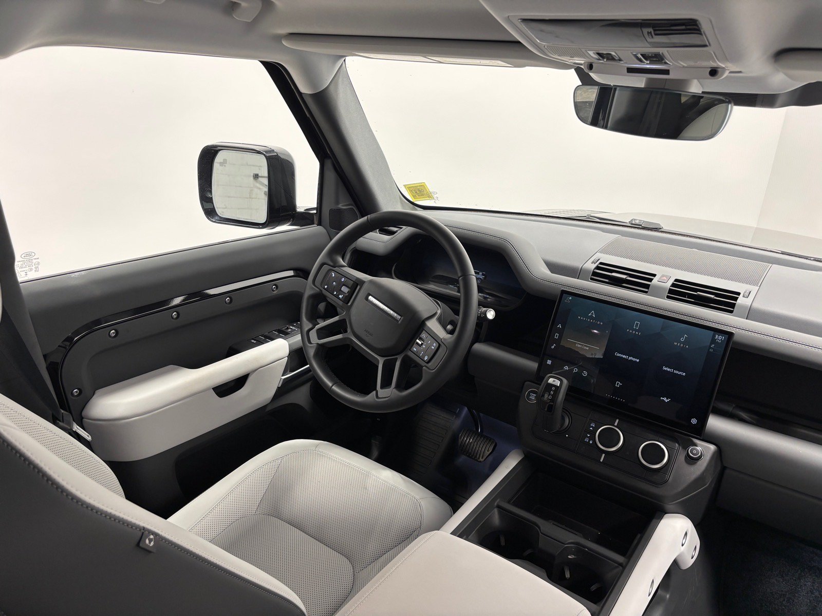 Used 2026 Land Rover Defender 110 X-Dynamic SE AWD/4WD image 33