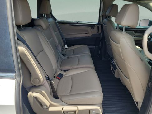 Used 2021 Honda Odyssey Touring image 10