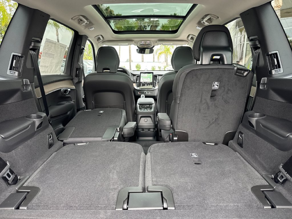 New 2026 Volvo XC90 T8 Plus w/ Protection Package AWD/4WD image 15