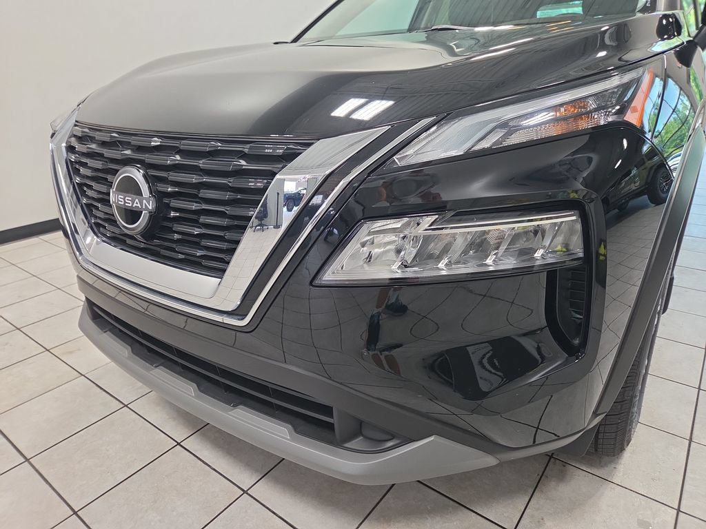 Used 2023 Nissan Rogue SV AWD/4WD image 23