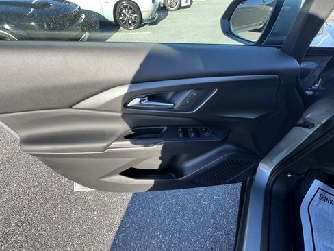 New 2026 Chevrolet Equinox EV LT image 17