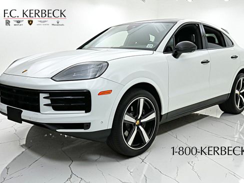 Used 2024 Porsche Cayenne Coupe AWD/4WD image 2