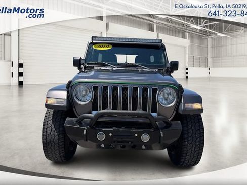 Used 2019 Jeep Wrangler Unlimited Sahara AWD/4WD image 7