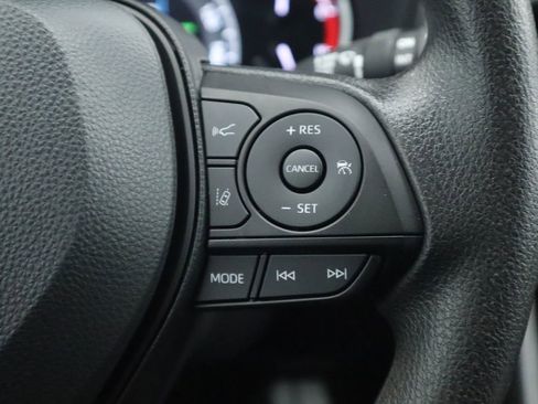 Used 2025 Toyota RAV4 XLE image 12