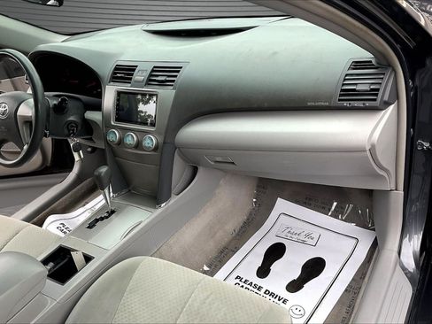 Used 2009 Toyota Camry LE FWD image 25