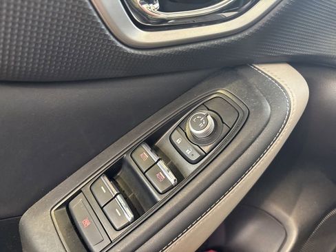 Used 2023 Subaru Forester Limited image 31