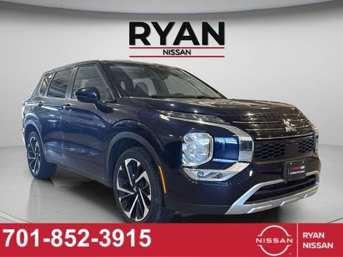 Used 2024 Mitsubishi Outlander SE image 9