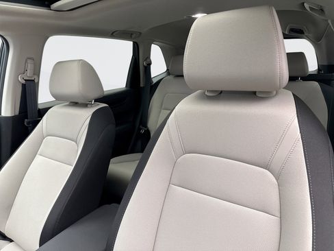 Used 2025 Honda CR-V EX image 11