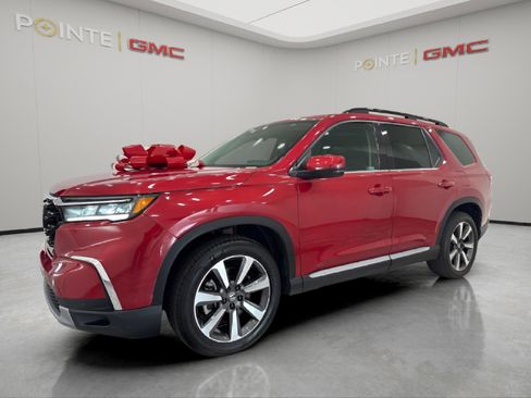 Used 2023 Honda Pilot Touring image 3