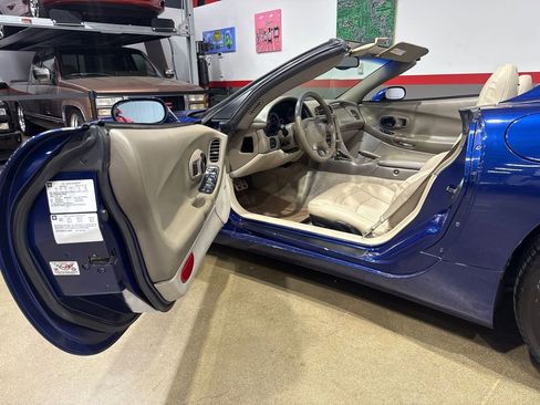 Used 2004 Chevrolet Corvette Convertible w/ Preferred Equipment Group RWD image 94
