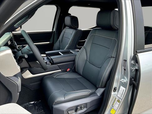 New 2026 Toyota Tundra Limited AWD/4WD image 17