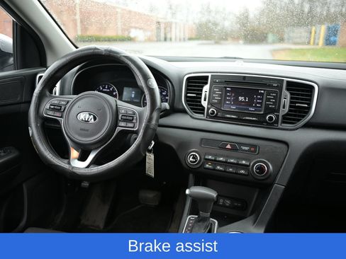 Used 2018 Kia Sportage LX AWD/4WD image 18