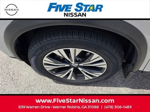 Used 2021 Nissan Rogue SV FWD image 17
