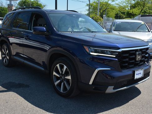 Used 2023 Honda Pilot Elite image 6