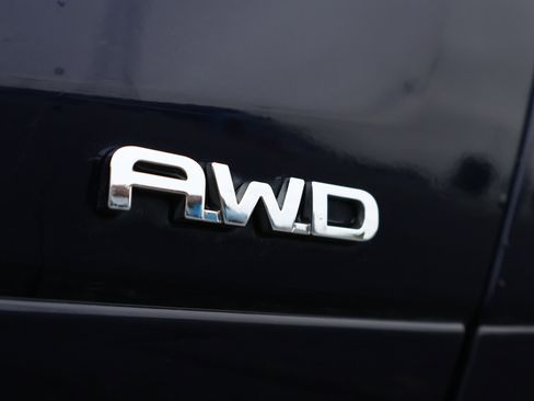 Used 2022 Toyota Highlander Limited AWD/4WD image 6