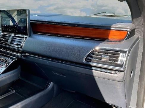 Used 2022 Lincoln Navigator Reserve AWD/4WD image 26
