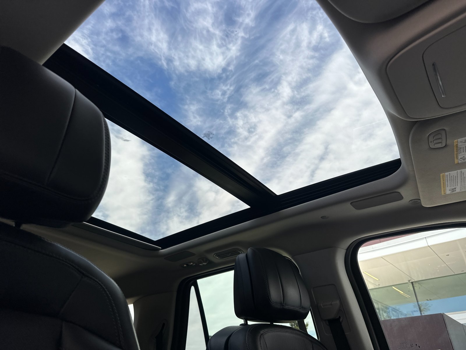 Certified 2025 Lincoln Navigator L Reserve AWD/4WD image 19