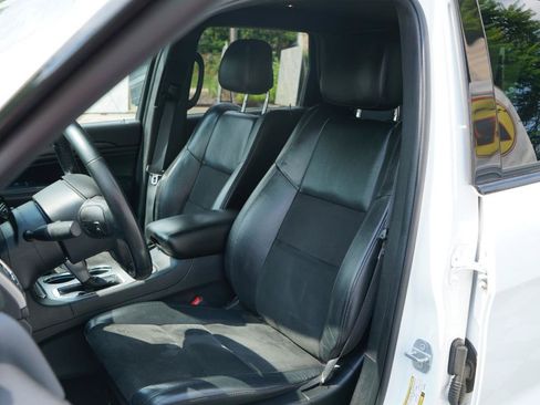 Used 2019 Jeep Grand Cherokee Altitude AWD/4WD image 45