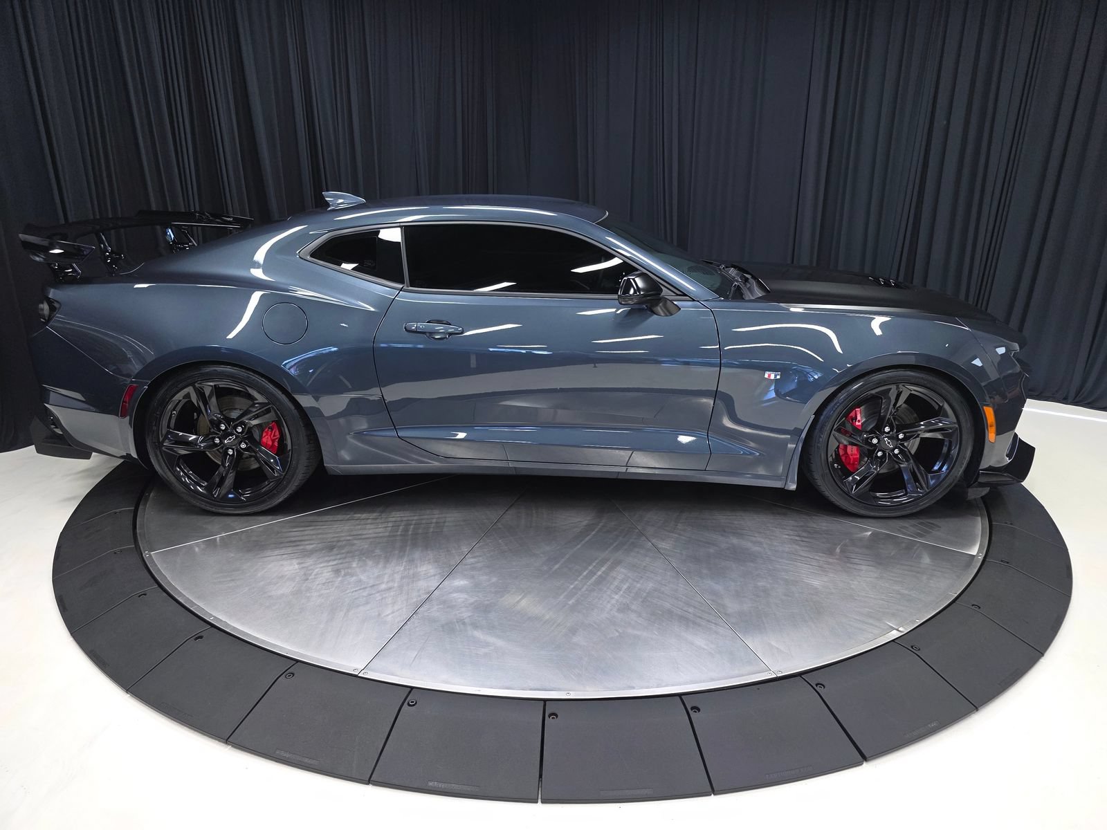 Used 2020 Chevrolet Camaro SS RWD image 14